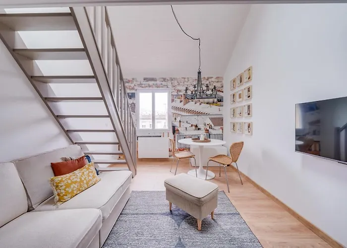 Les Toits - Location Moyenne Durée - Centre *